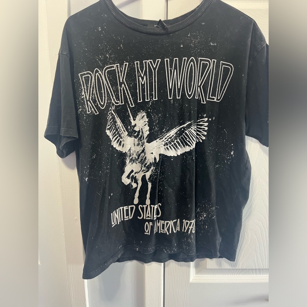 Rock my world graphic tee